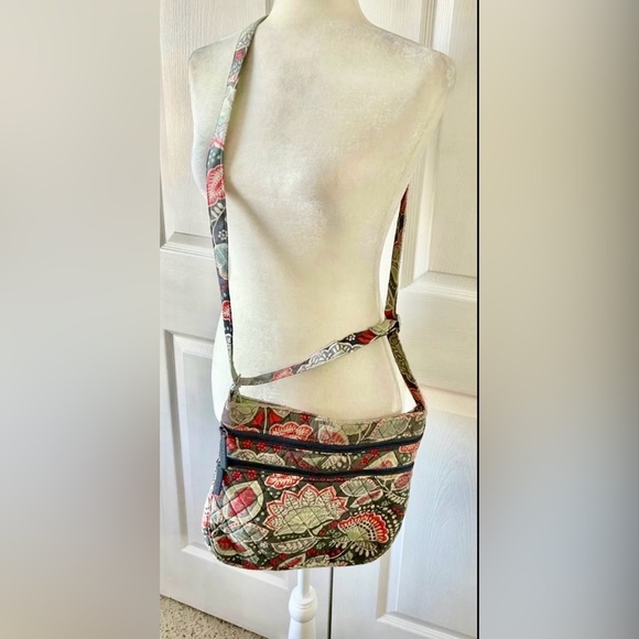 Vintage vera Bradley hipster crossbody purse retired Nomadic floral triple zips - Picture 3 of 6